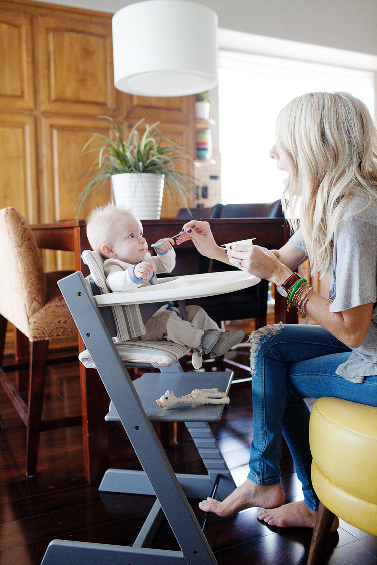 Kailee_outfit_highchair-114.