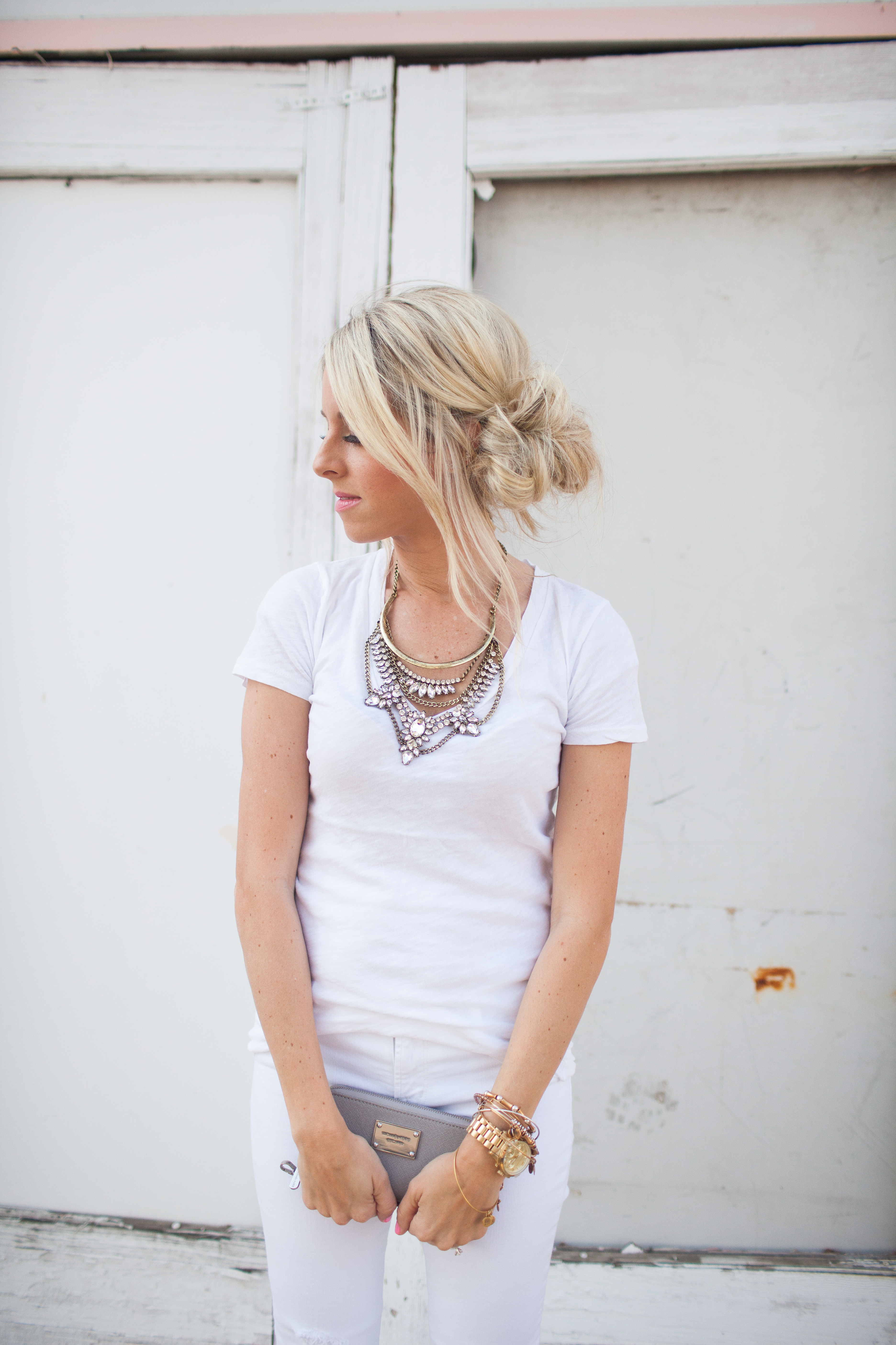Kailee_Wright_white tshirt_statement necklace-5