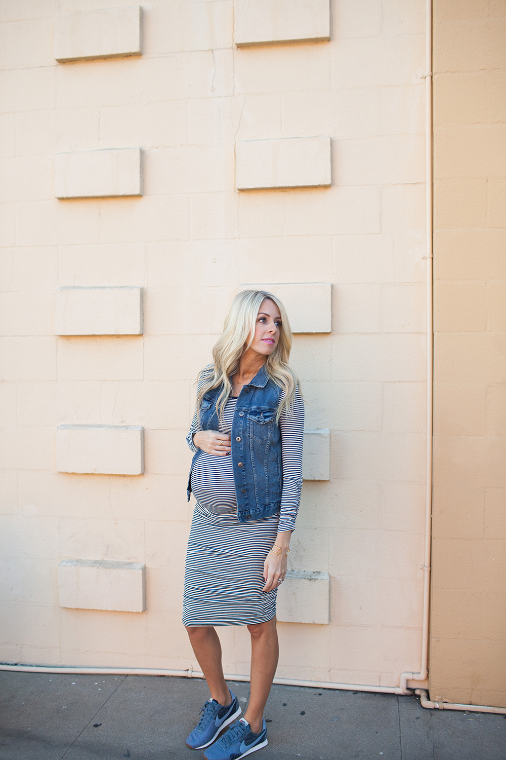 kailee-wright_navy-stripe-dress-sneakers
