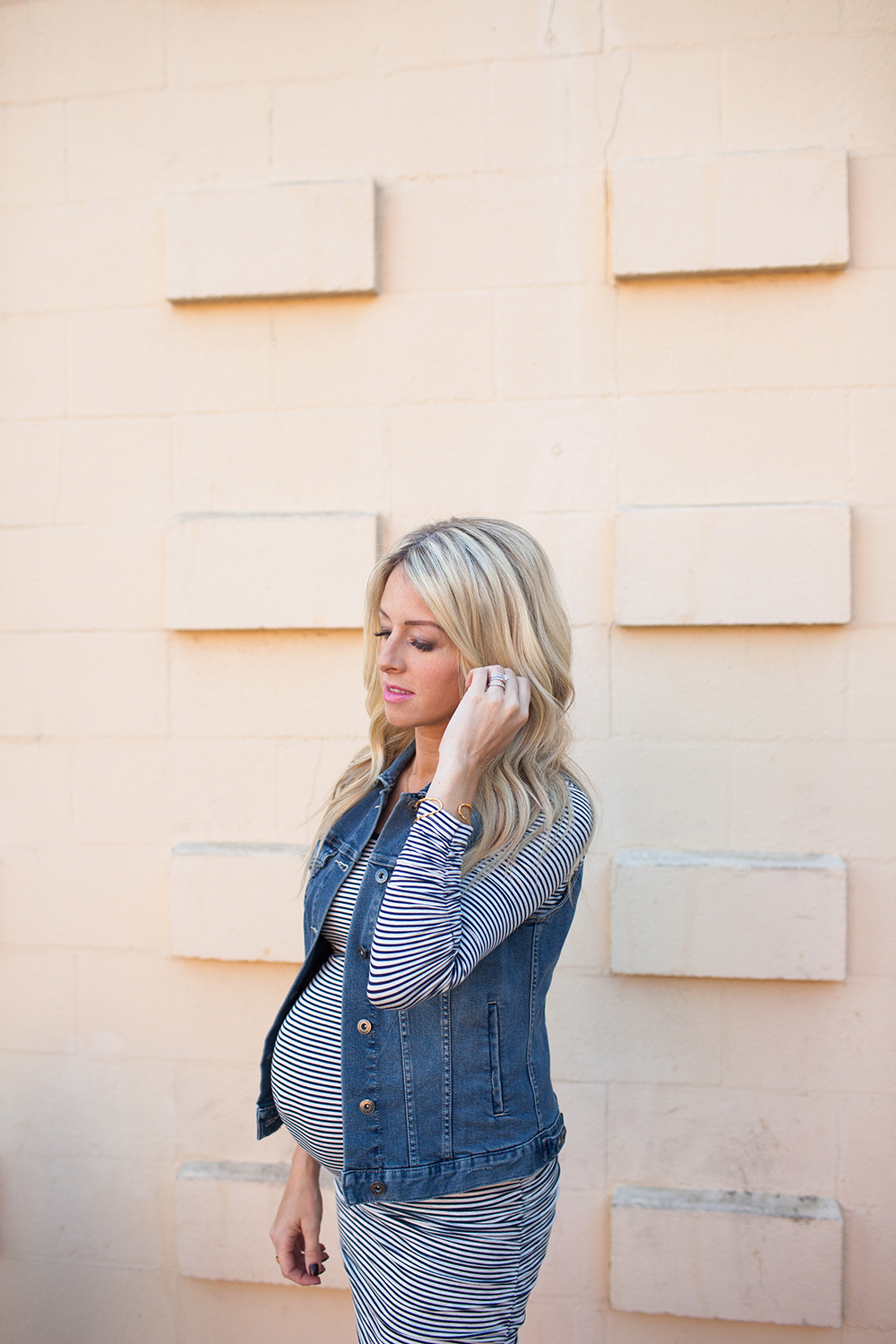 kailee-wright_navy-stripe-dress-sneakers