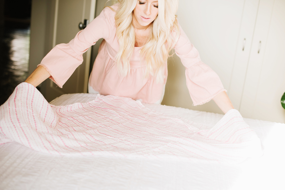 how-to-swaddle-a-baby