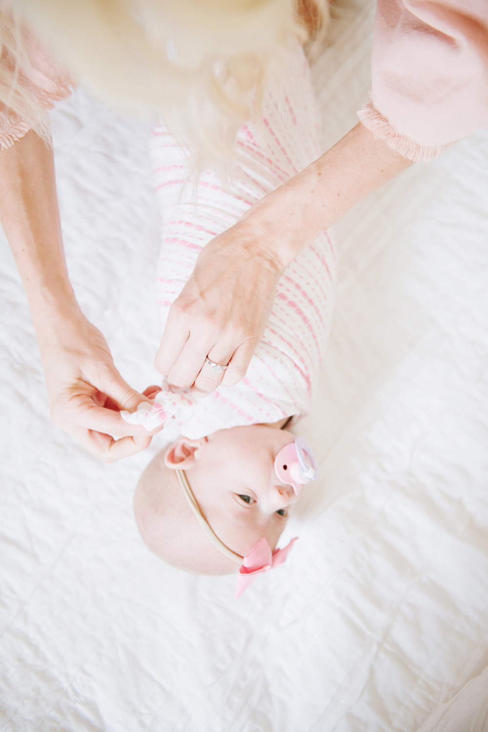 how-to-swaddle-a-baby