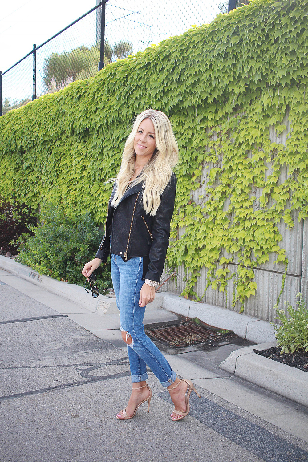 kailee-wright-black-leather-jacket
