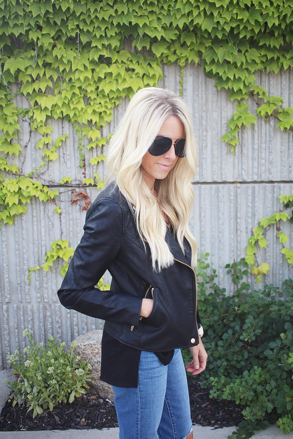 kailee-wright-black-leather-jacket