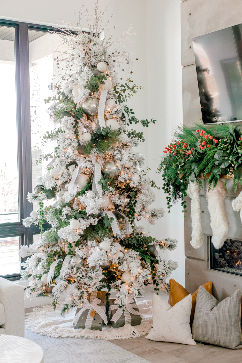 Kailee Wright Chirstmas decorations gatehouse