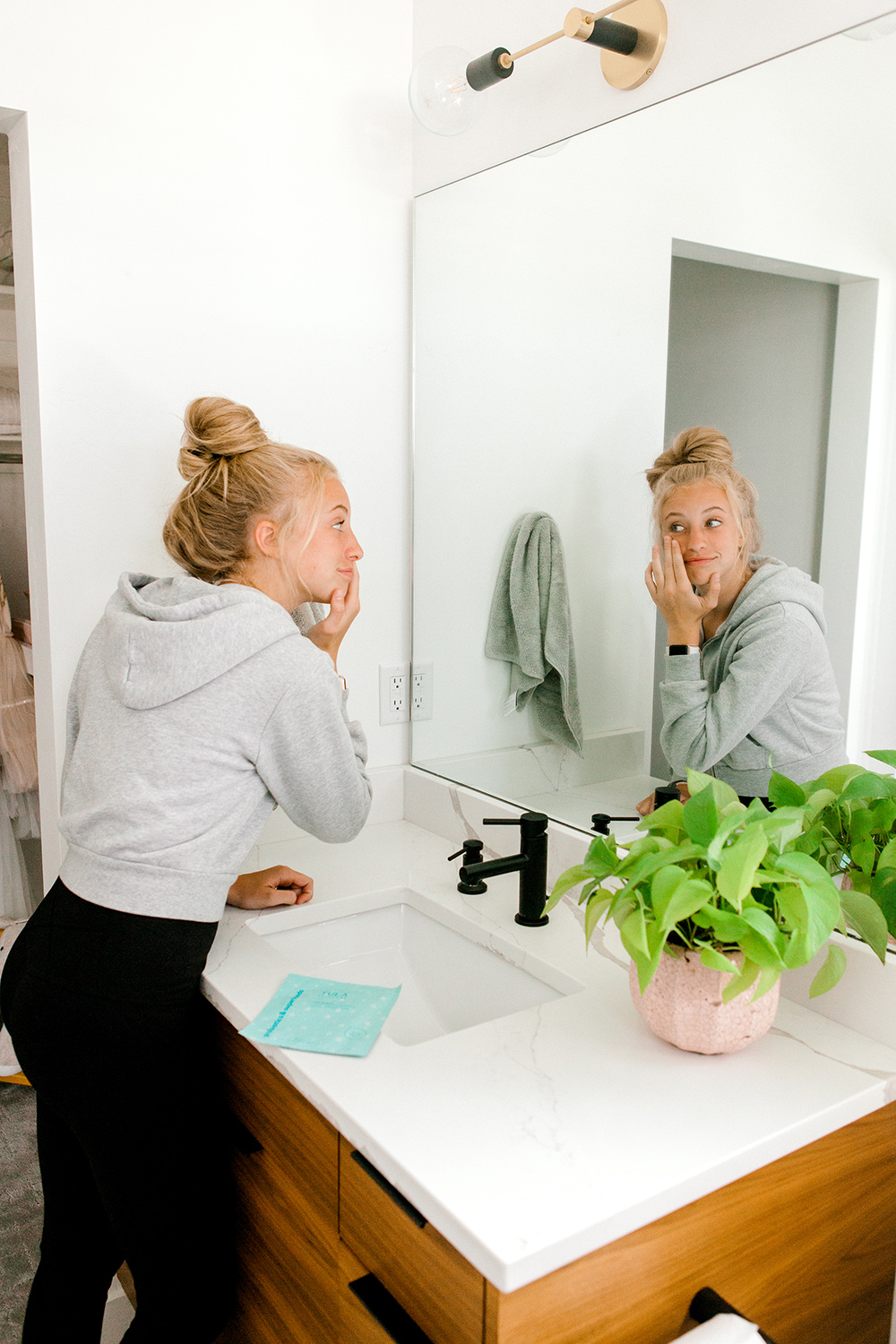 Kailee Wright Hunter Wright Tula Face Mask