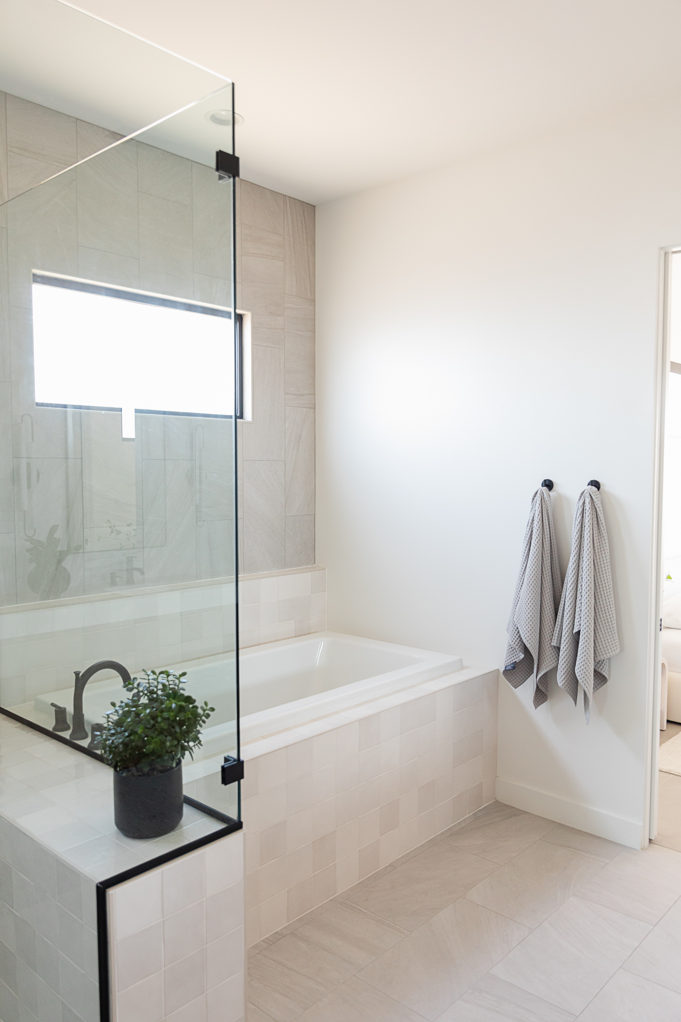 Kailee Wright: New Home Master Bedroom + Bath